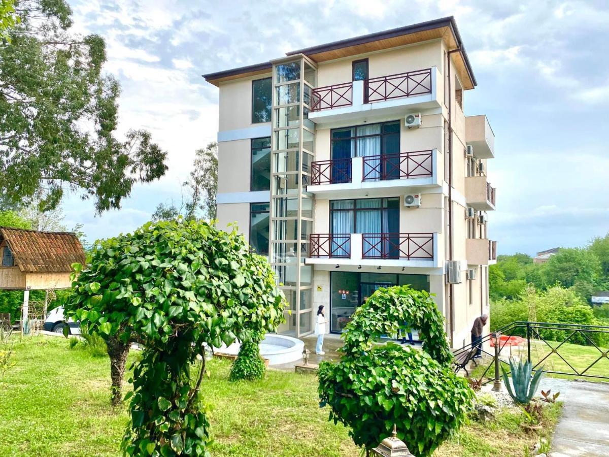 Vita Gardenia Hotel Tskhaltubo Esterno foto