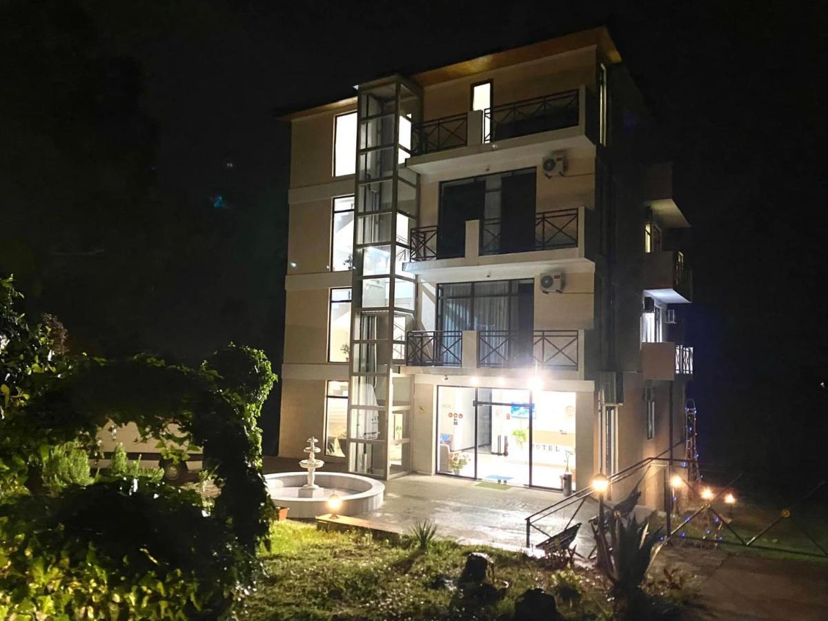 Vita Gardenia Hotel Tskhaltubo Esterno foto